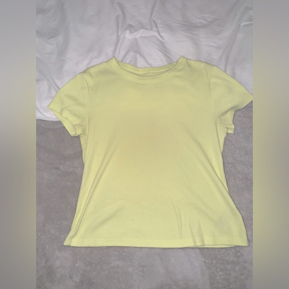 Old Navy Light Yellow Crew Neck Tee - Picture 1 of 3